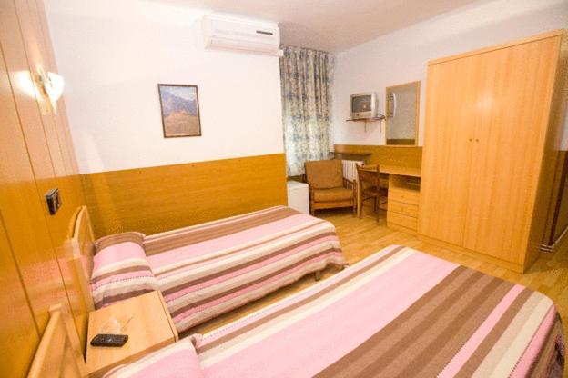 הואסקה Hostal Lizana מראה חיצוני תמונה